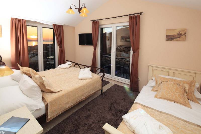 Villa Nirvana with Pool Makarska
