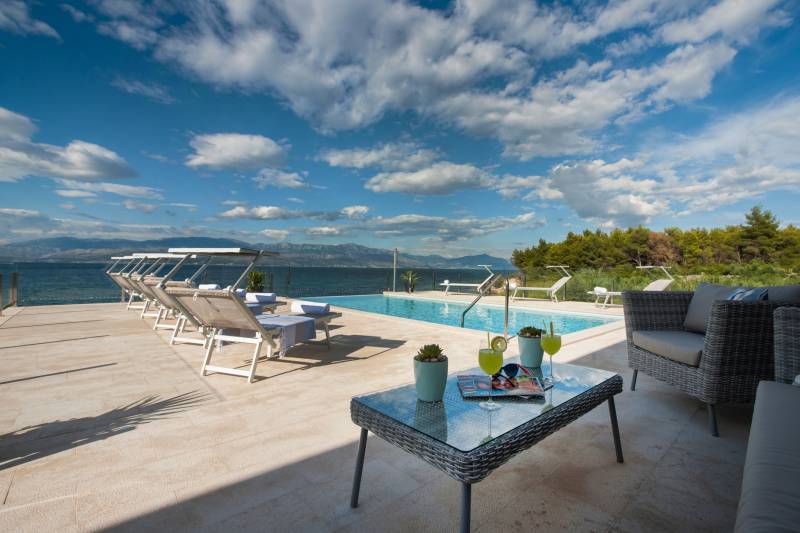 Strandvilla Endora mit Pool Brač