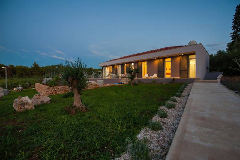 Strandvilla Endora mit Pool Brač