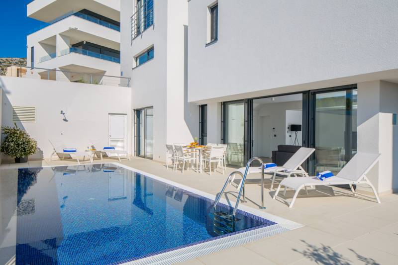 Luksuzna Vila Nautica Prima s Bazenom Trogir