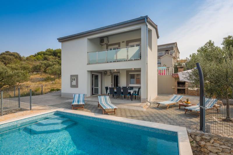 Villa Calma with Swimming Pool Trogir