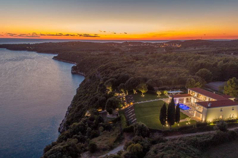 Luxury Villa La Bellissima with Pool