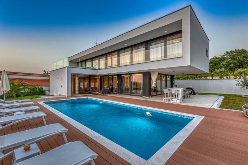 Luxury Villa Rovigno Ultimo with Pool