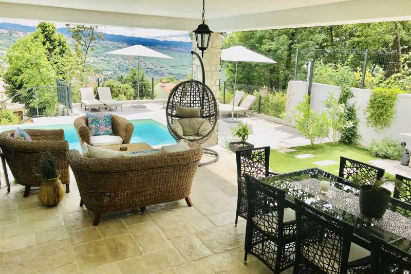 Villa Family Hill with Pool in Opatija, Istrien 