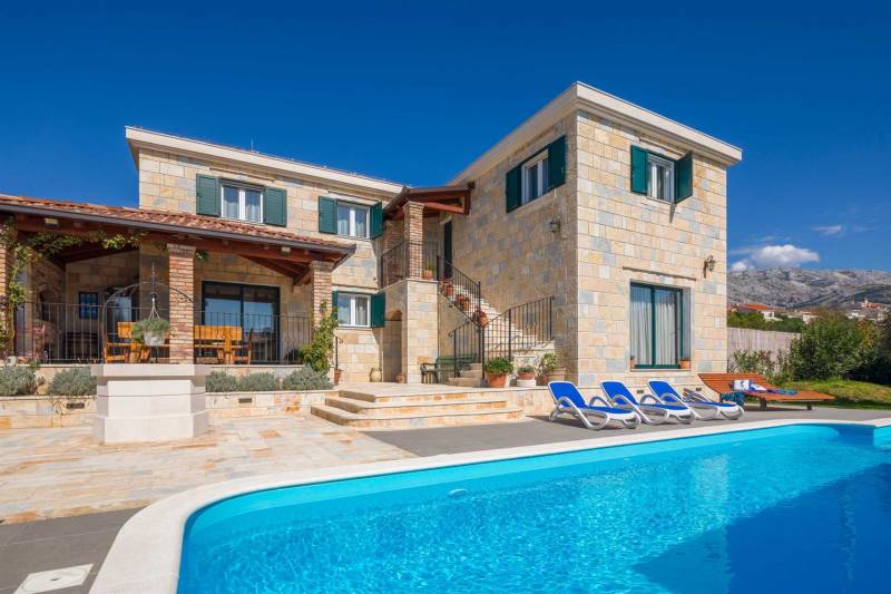 Villa Perunia with Pool Split