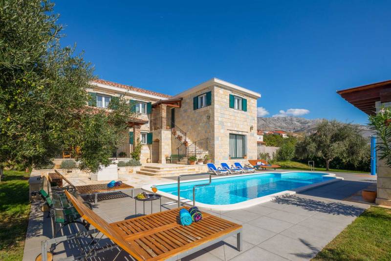 Villa Perunia with Pool Split