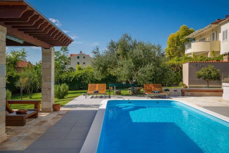 Villa Perunia with Pool Split