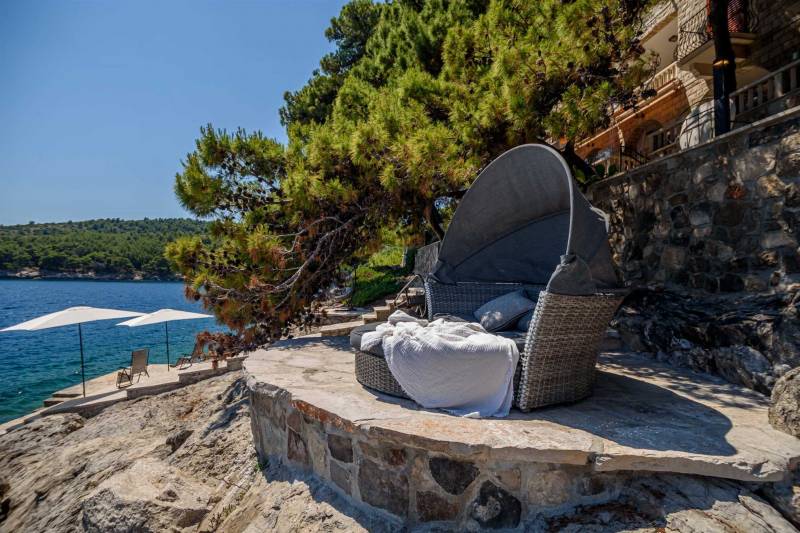 Luxury Villa Sounds of Nature with Pool Brač