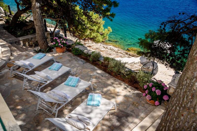 Luxury Villa Sounds of Nature with Pool Brač