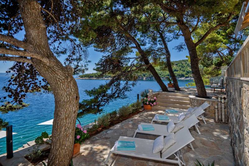 Luxury Villa Sounds of Nature with Pool Brač
