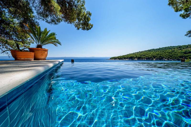 Luxury Villa Sounds of Nature with Pool Brač