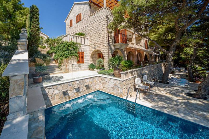 Luxury Villa Sounds of Nature with Pool Brač