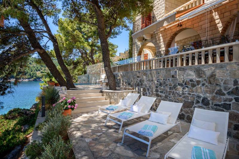 Luxury Villa Sounds of Nature with Pool Brač