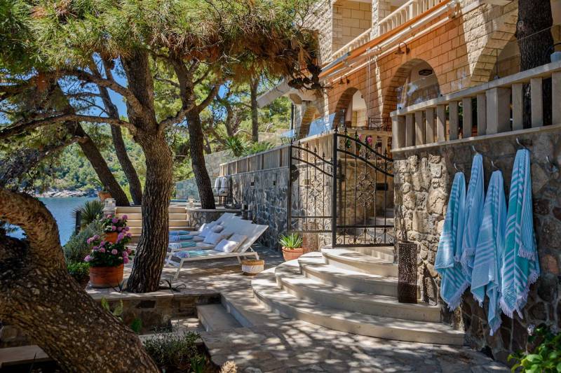 Luxury Villa Sounds of Nature with Pool Brač