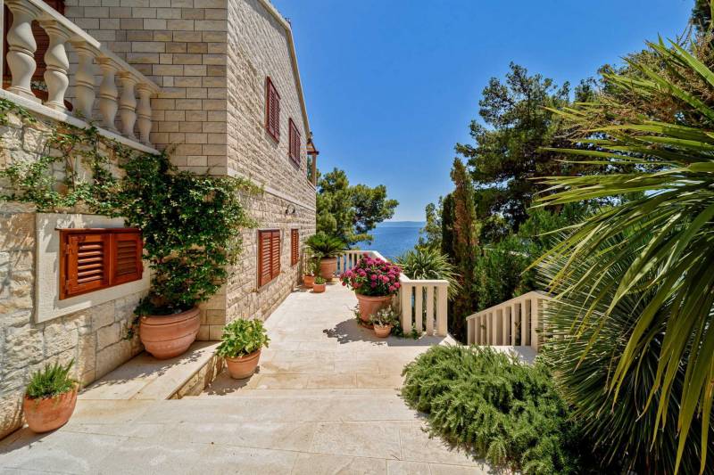 Luxury Villa Sounds of Nature with Pool Brač