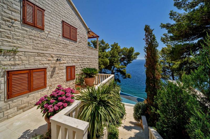 Luxury Villa Sounds of Nature with Pool Brač
