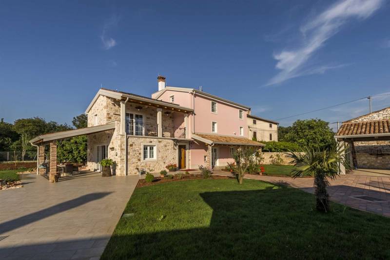Villa Manuella with Pool Umag