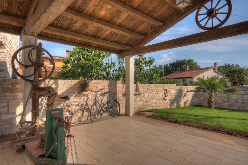 Villa Manuella with Pool Umag