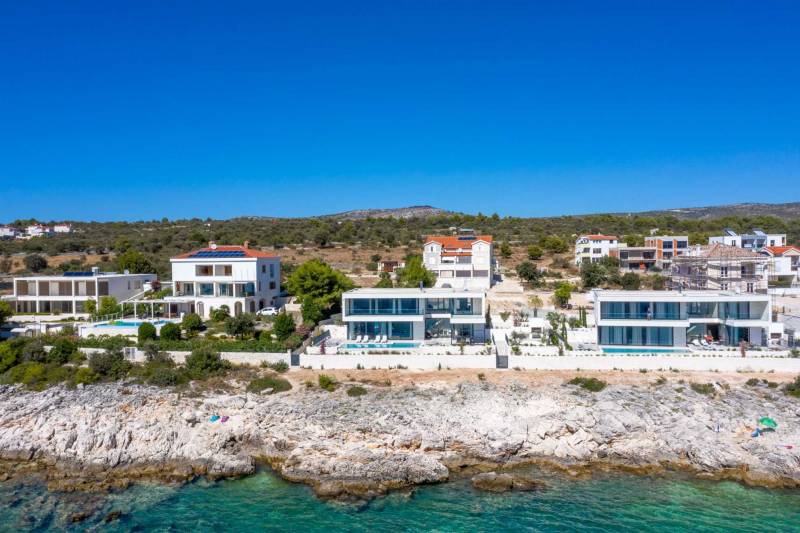 Luksusowa Willa Black Diamond z Basenem Primošten