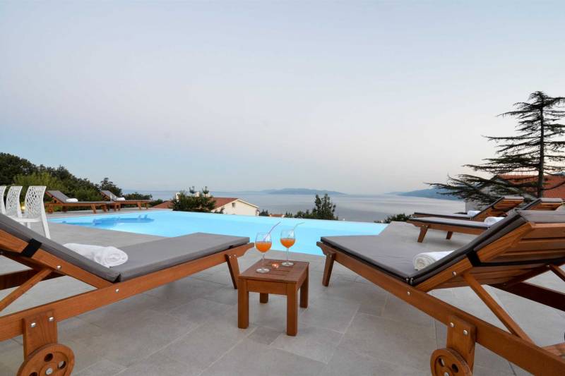 Villa Luminosa with Heated Pool Rijeka