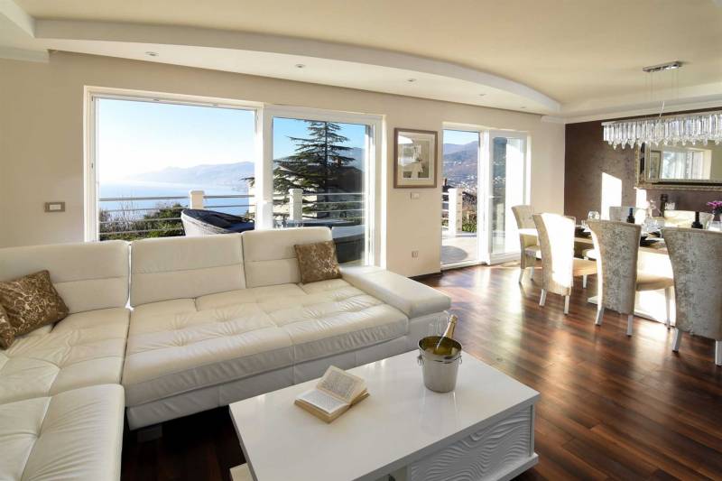 Villa Luminosa with Heated Pool Rijeka