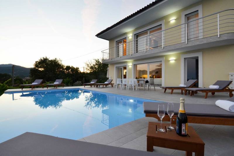Villa Luminosa with Heated Pool Rijeka