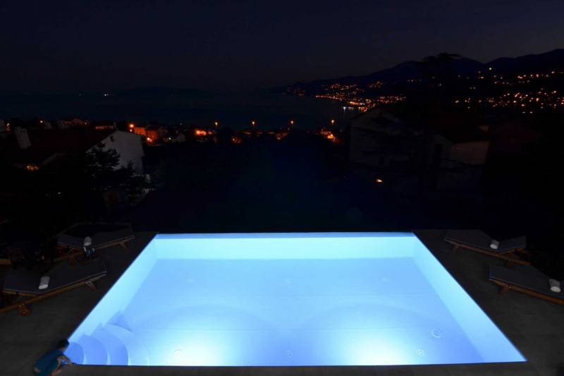 Villa Luminosa with Heated Pool Rijeka