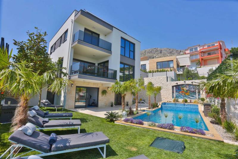 Luxury Villa Fresca with Pool Split