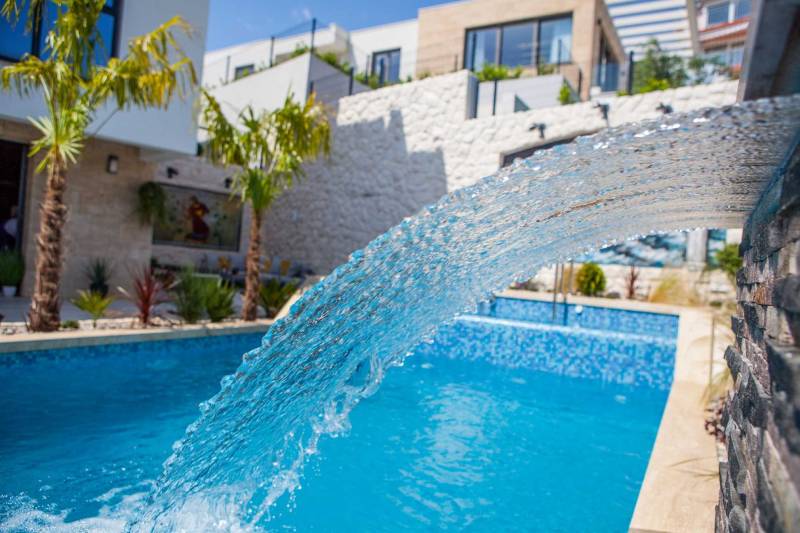 Luxury Villa Fresca with Pool Split