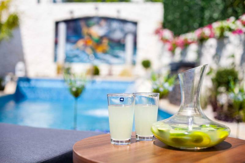 Luxury Villa Fresca with Pool Split