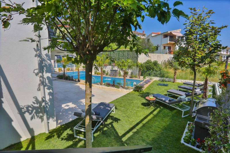 Luxury Villa Fresca with Pool Split