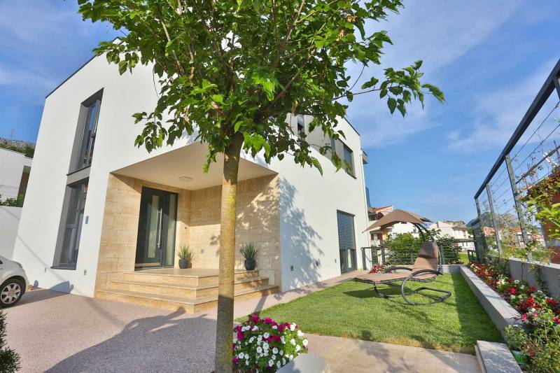 Luxury Villa Fresca with Pool Split