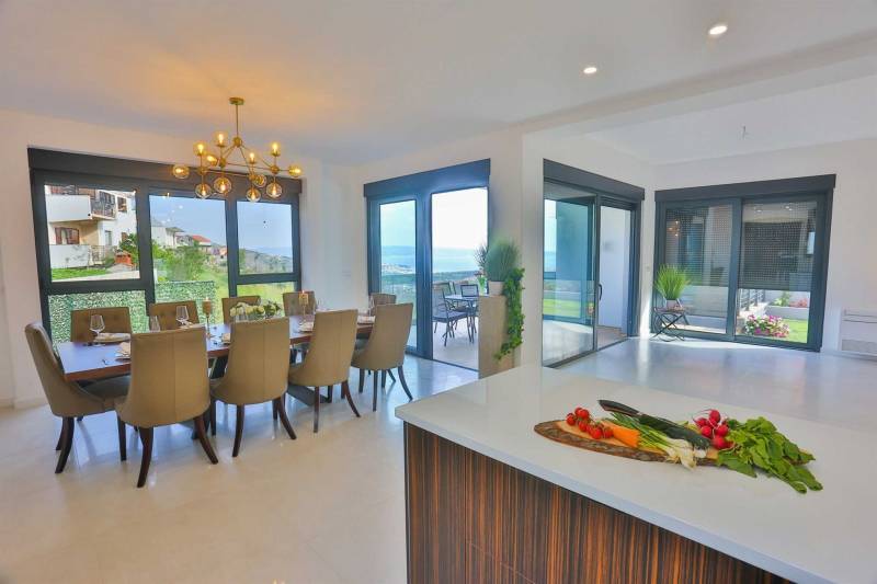 Luxury Villa Fresca with Pool Split