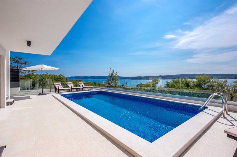 Willa Royal View z basenem do wynajęcia w Crikvenica, Riwiera Kvarner w Chorwacji, nowoczesna willa z 6 sypialniami i basenem w Crikvenicy