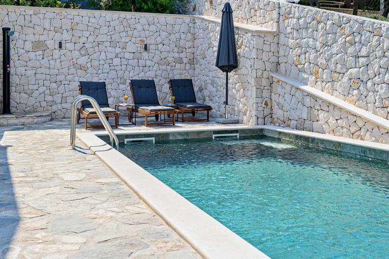 Villa Creativa mit beheiztem Pool Brač