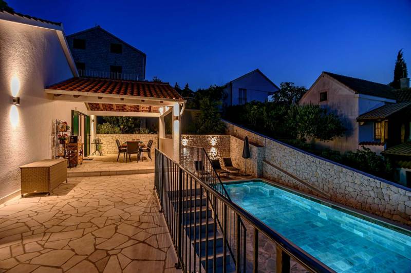 Villa Creativa mit beheiztem Pool Brač