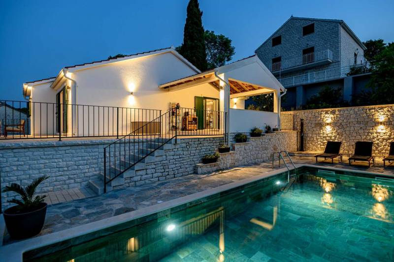 Villa Creativa mit beheiztem Pool Brač