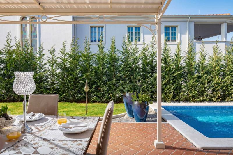 Willa Palazzo di Giulia z Basenem  Novigrad Istria