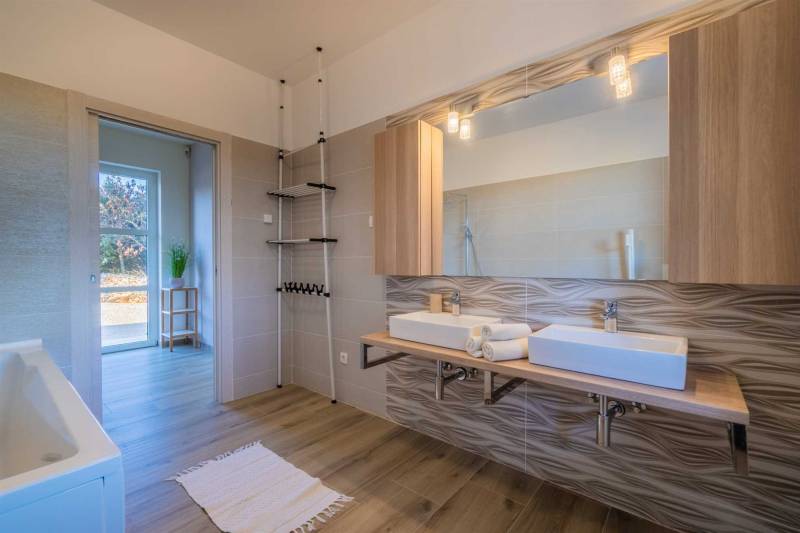 Villa Labyrinth med Basseng Pula