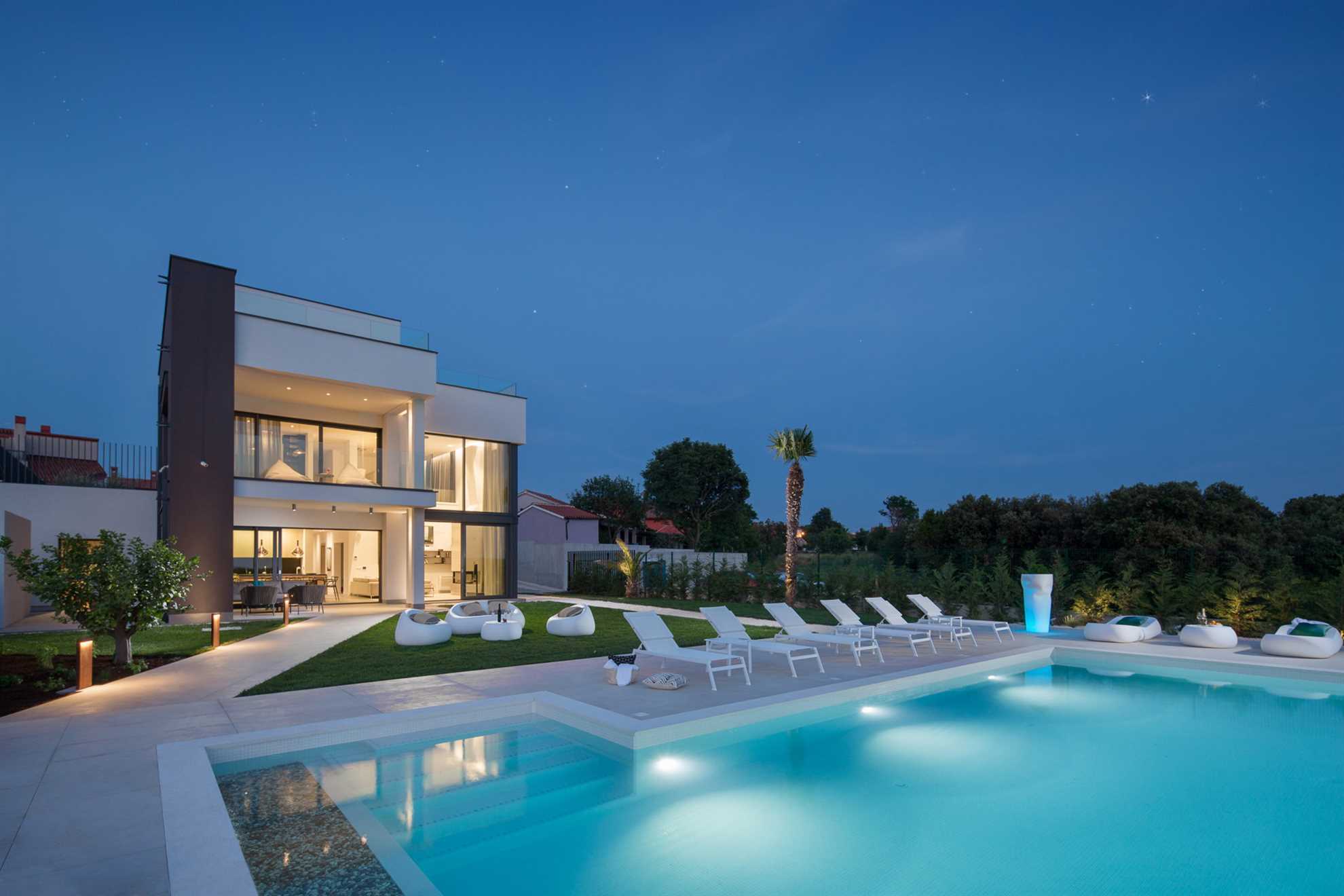 Luxury Villa Artemis with Heated Pool