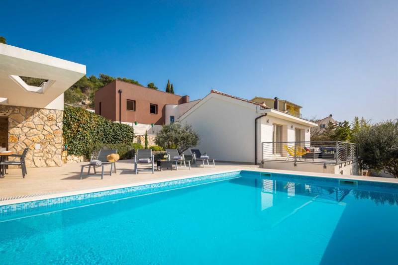 Villa Tela mit Pool Šibenik