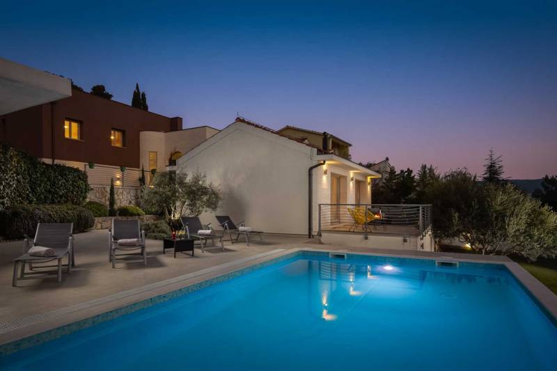 Villa Tela mit Pool Šibenik
