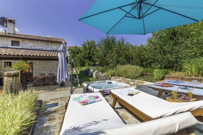 Holiday Home Rosette with Jacuzzi Poreč