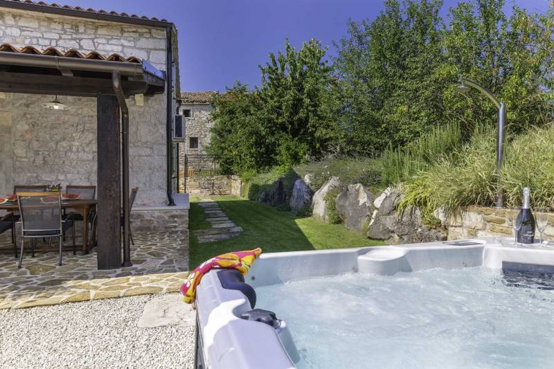 Holiday Home Rosette with Jacuzzi Poreč