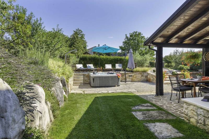 Holiday Home Rosette with Jacuzzi Poreč
