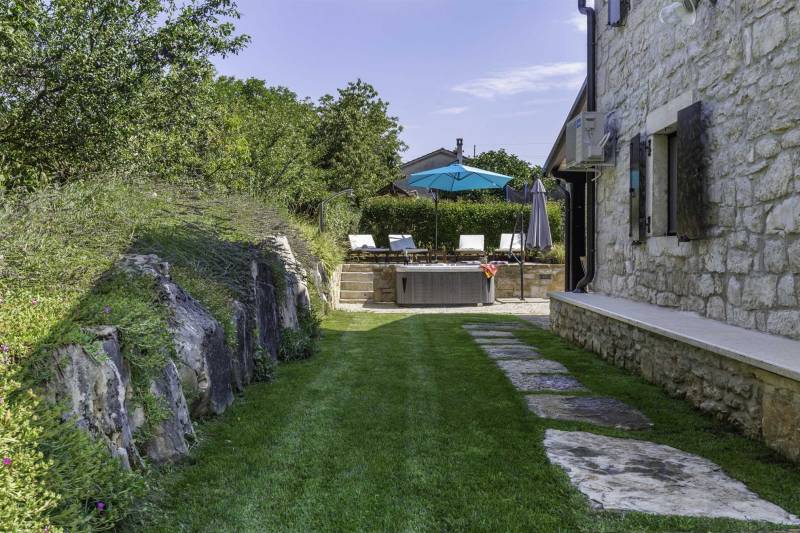 Holiday Home Rosette with Jacuzzi Poreč
