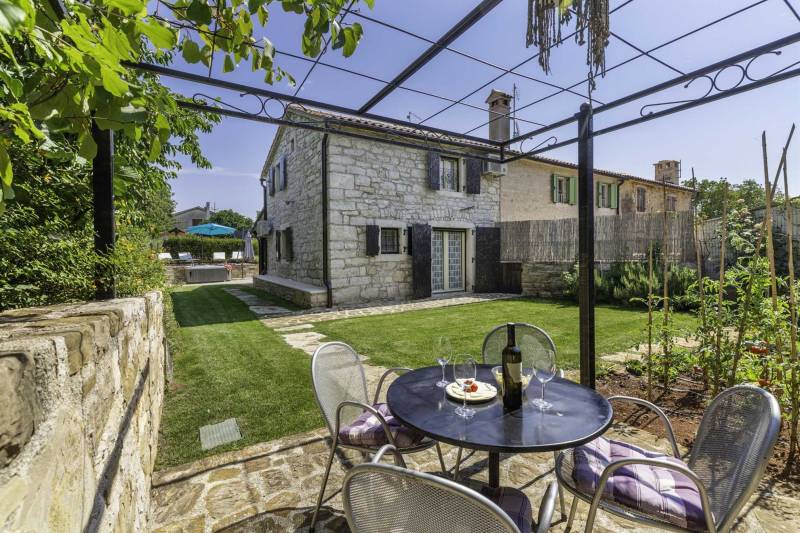Holiday Home Rosette with Jacuzzi Poreč