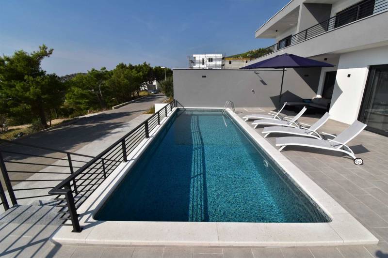 Villa Novella with Heated Pool Makarska