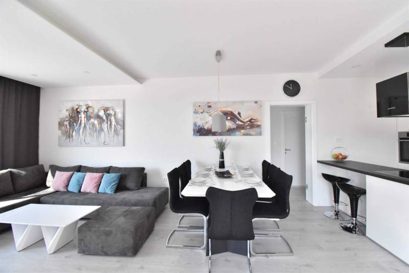 Villa Novella with Heated Pool Makarska