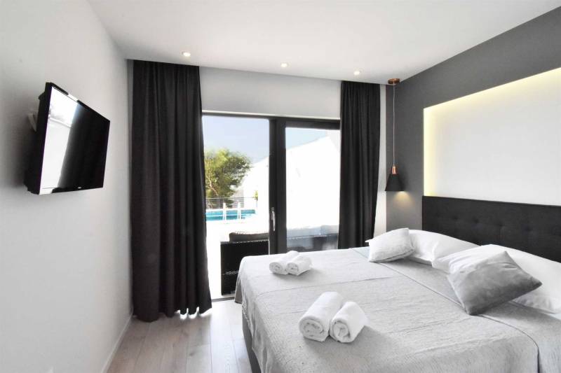 Villa Novella with Heated Pool Makarska